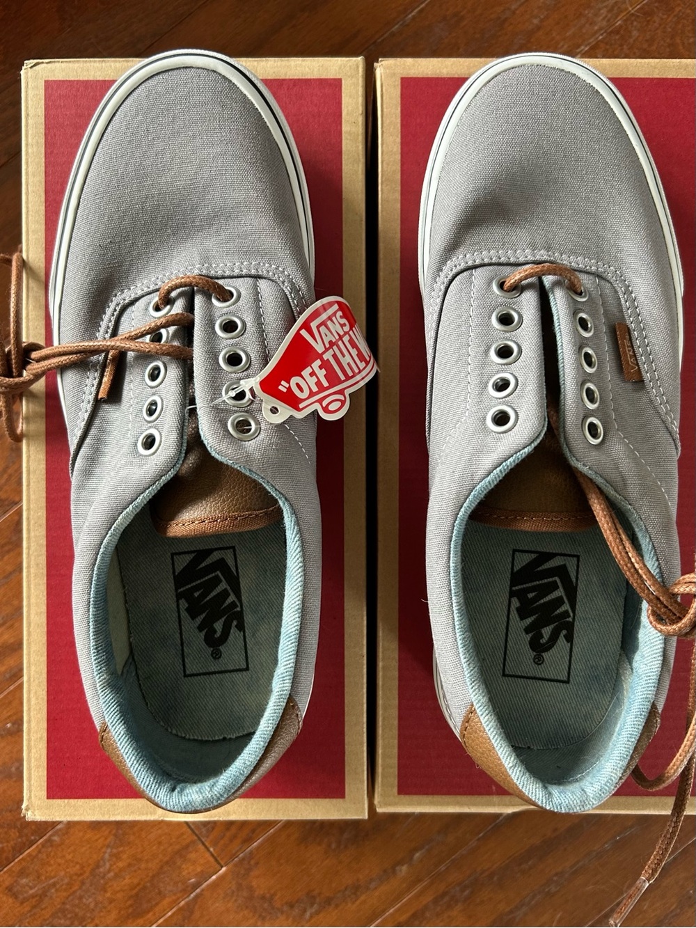 New In Box Vans Men's 7 Women's 8.5 Light Gray Canvas Low-Top Sneakers